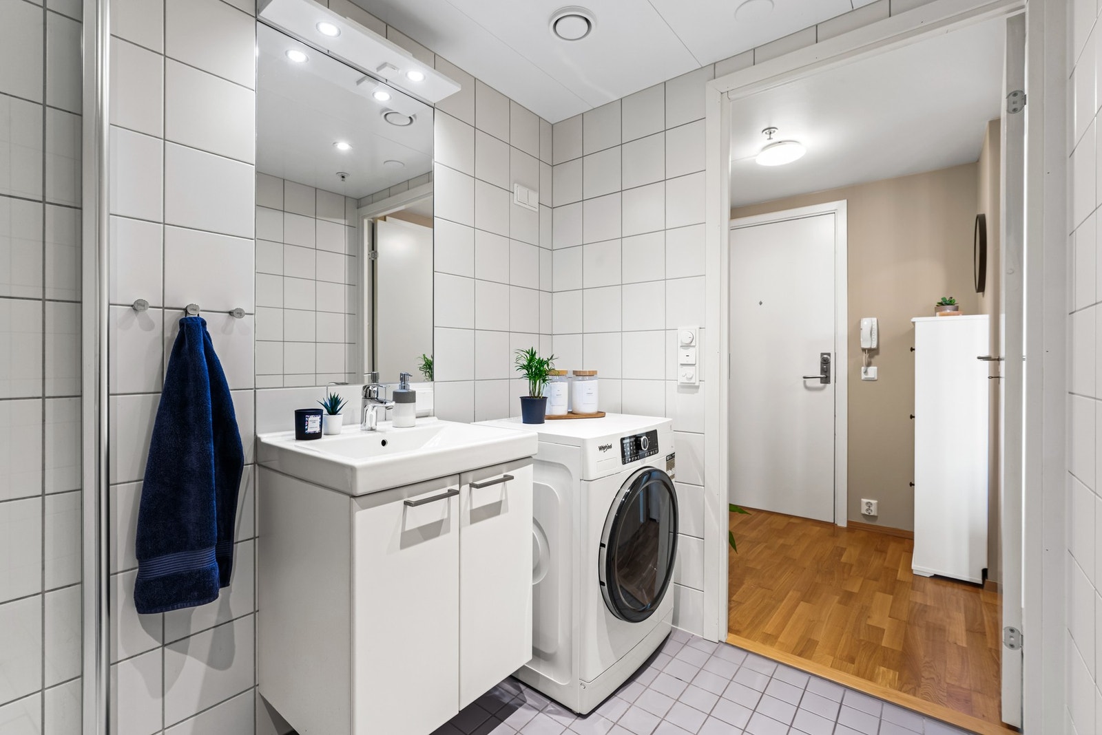 Badet har elektriske varmekabler som sørger for en behagelig varme. Galleribilde