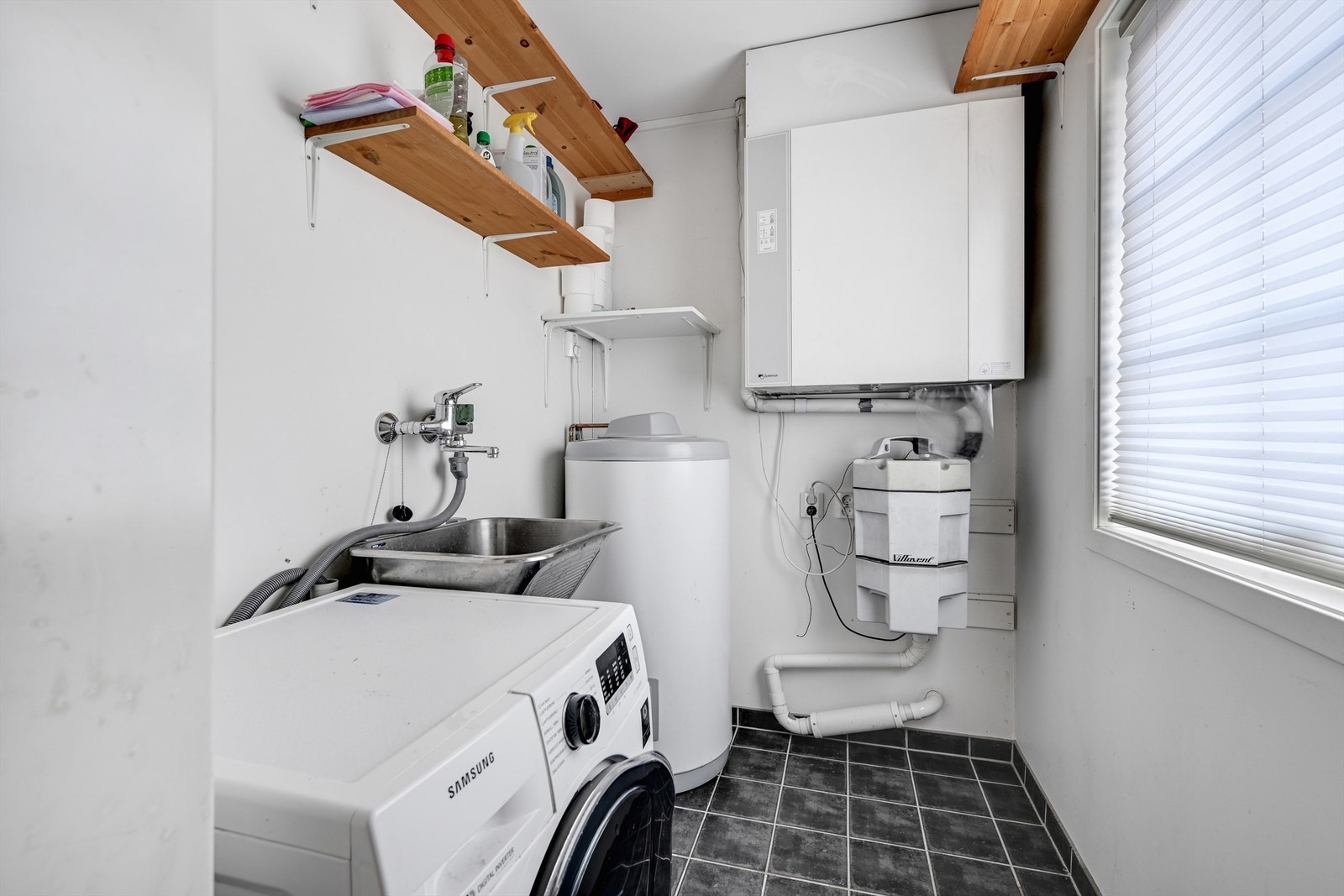 Vaskerom Galleribilde