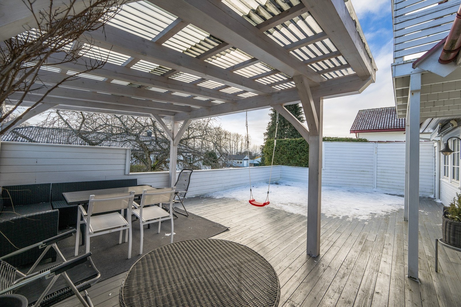 Terrasse med pergola- Galleribilde