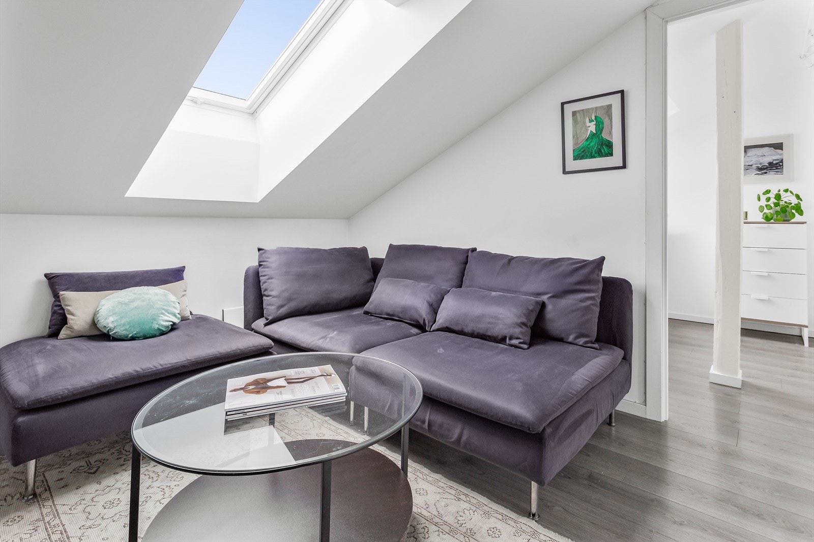 Den smarte planløsningen utnytter plassen under skråtaket optimalt. Galleribilde