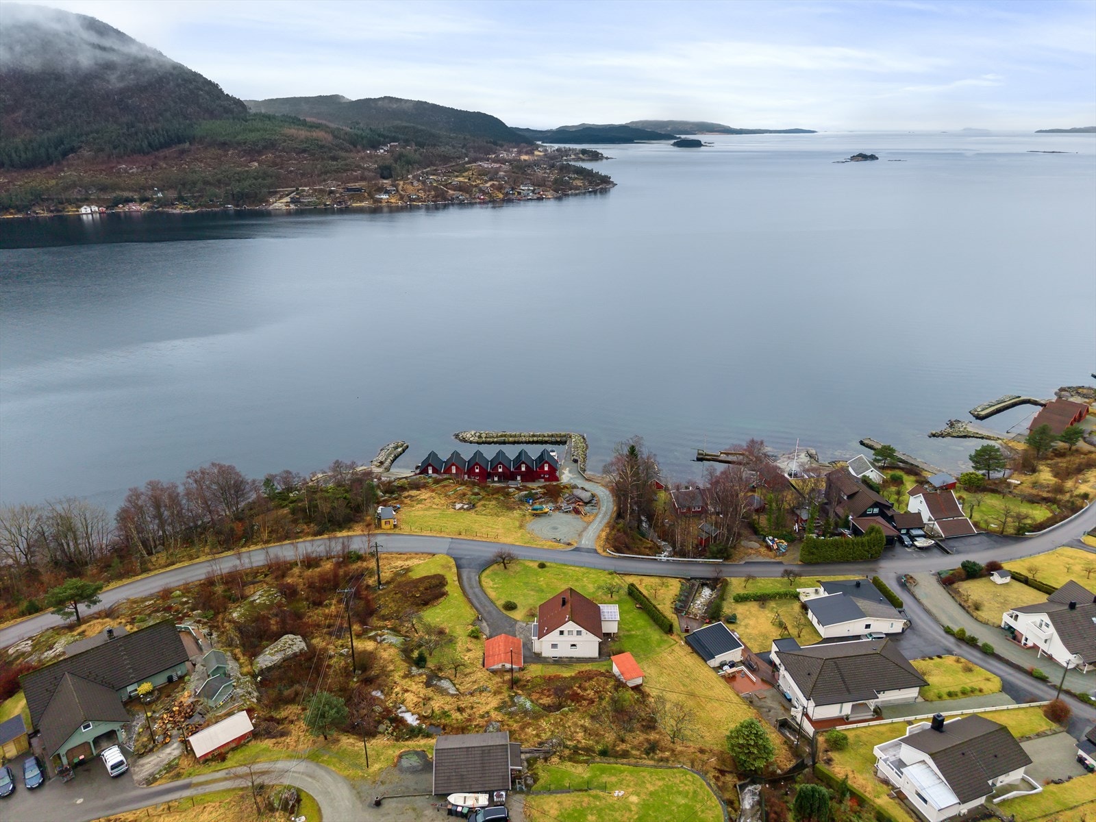 Nydelig utsikt over fjorden fra eiendommen Galleribilde
