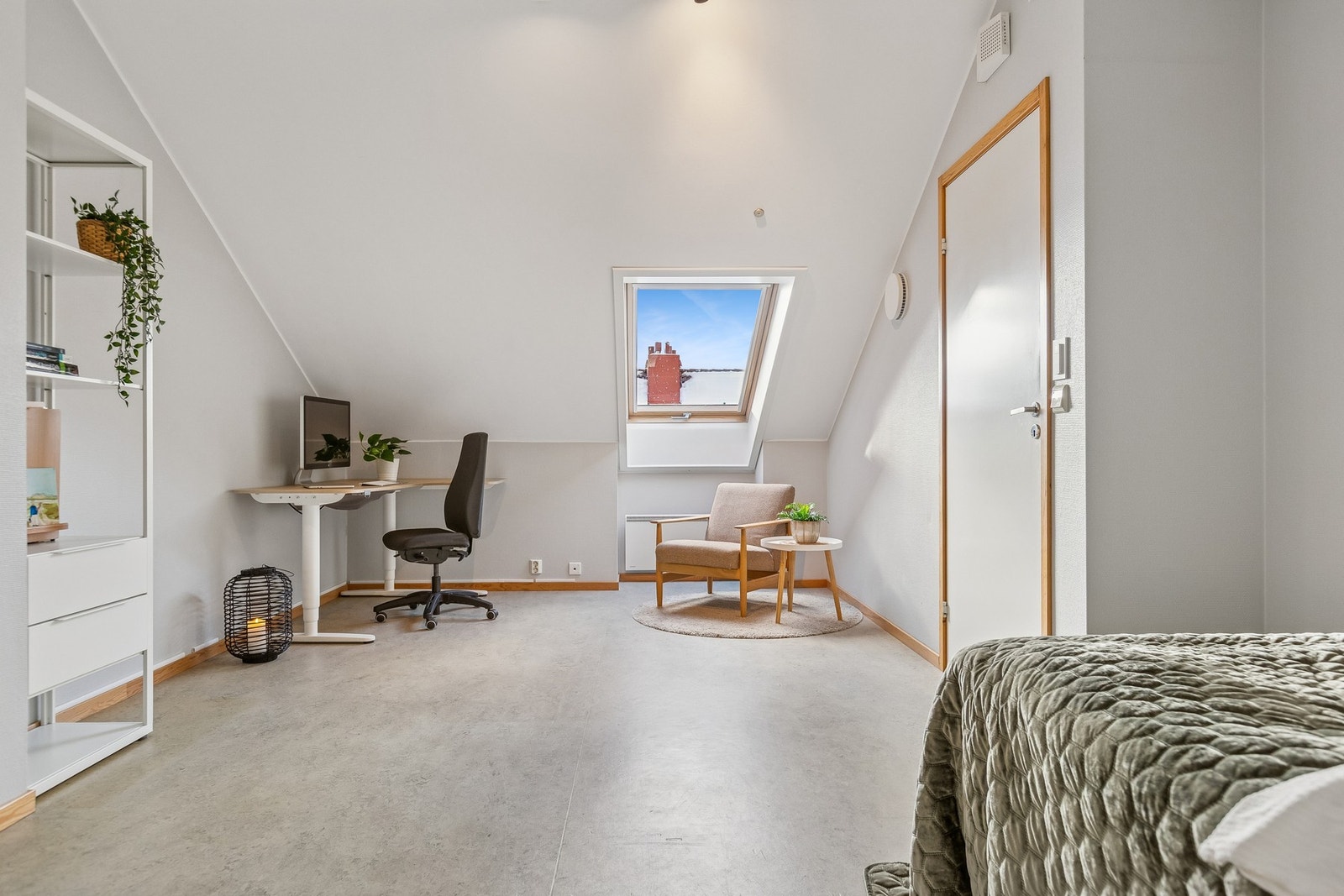 Rommet er av den størrelsen at det naturlig kan deles inn i flere soner. Galleribilde