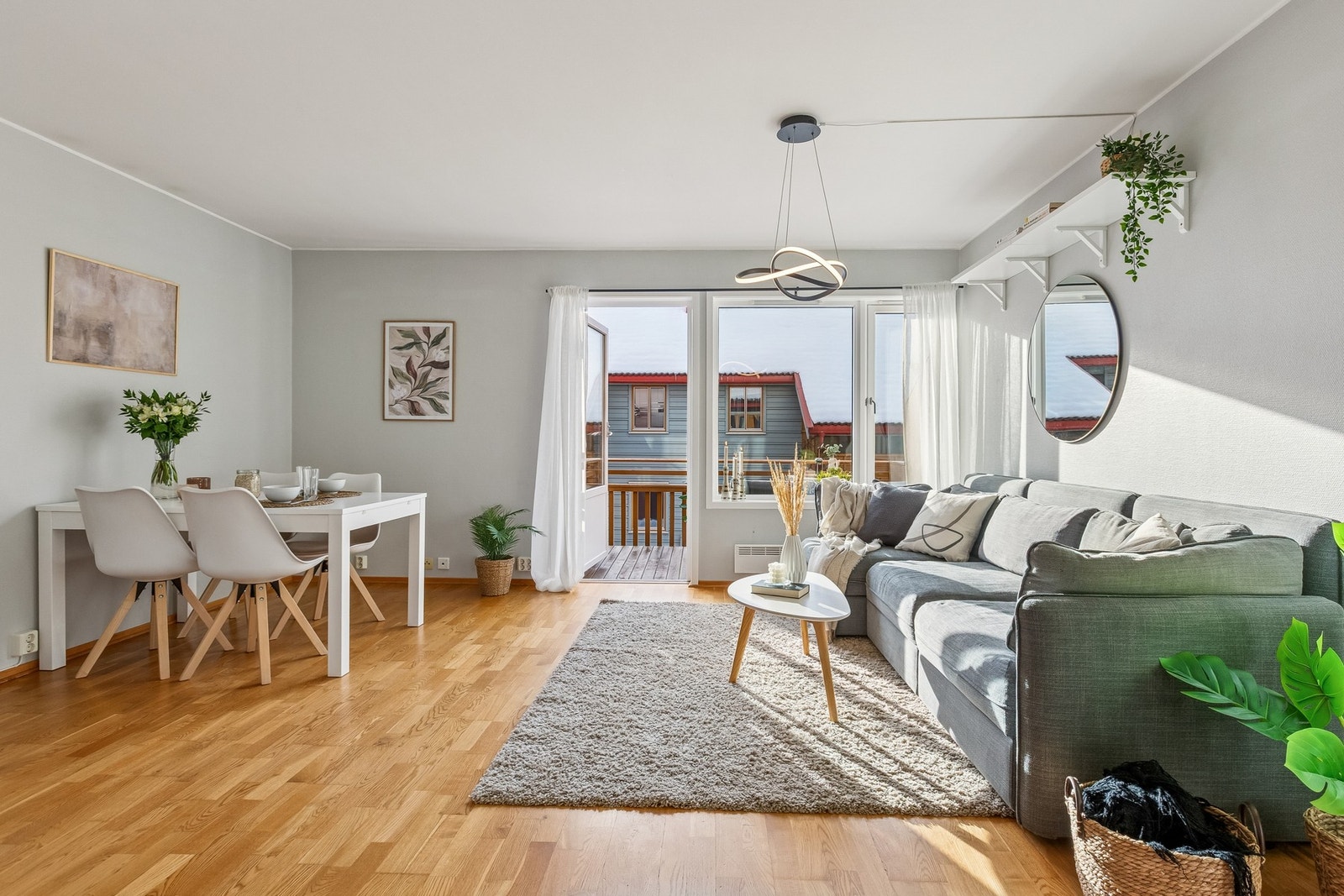 EiendomsMegler 1 v/Sondre Grønning har gleden av å presentere Søndre Berg 5D! Galleribilde