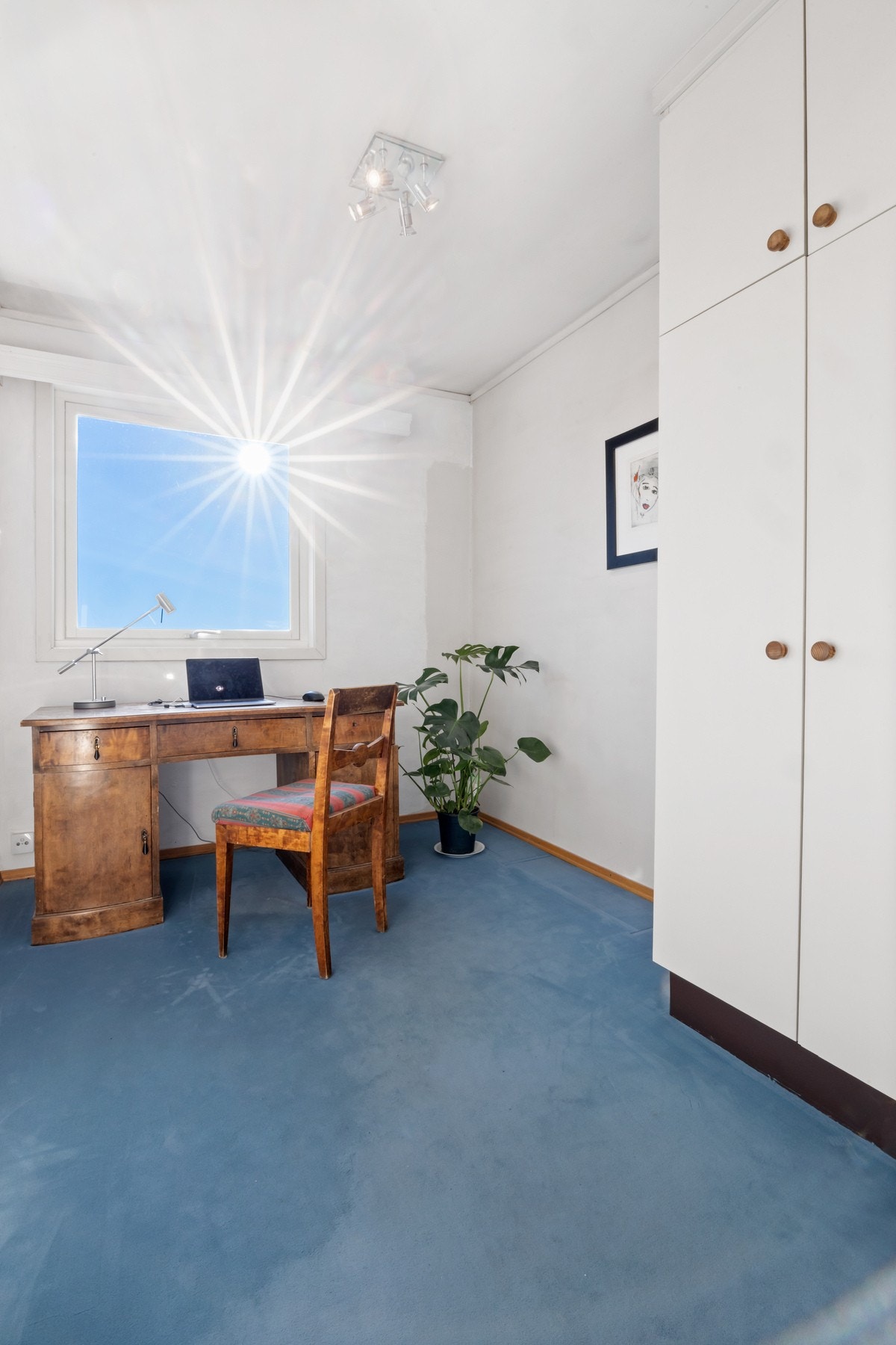 Soverom 2 vender også mot sydøst (mot fjorden) Galleribilde