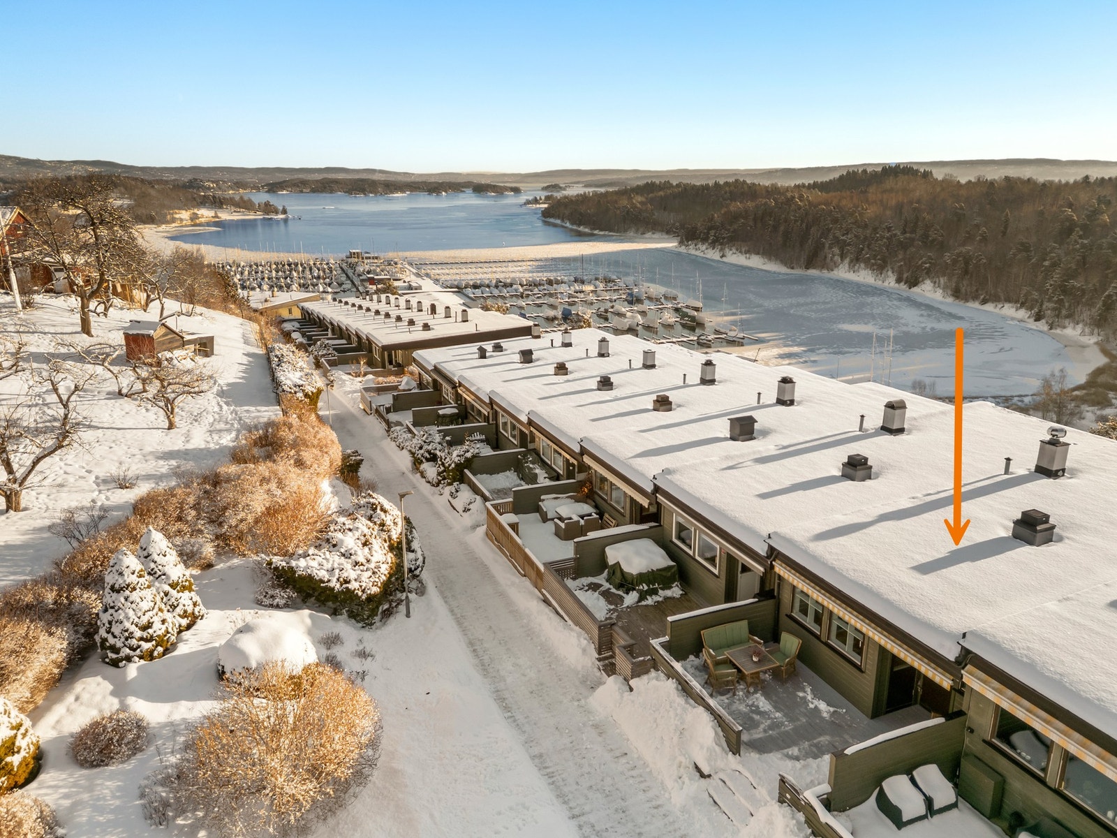 Velkommen til Leanglia 8 - et lyst og koselig rekkehus med suveren beliggenhet i Leangbukta! Galleribilde