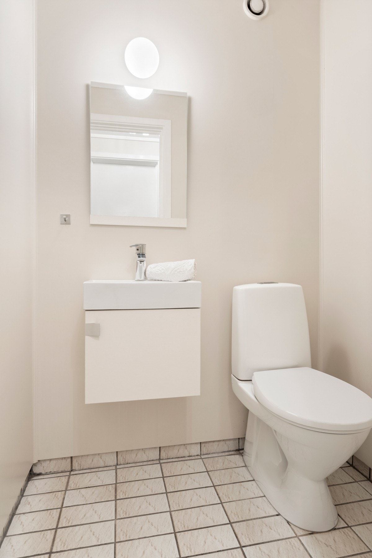 Toalettrom i mellometasjen Galleribilde