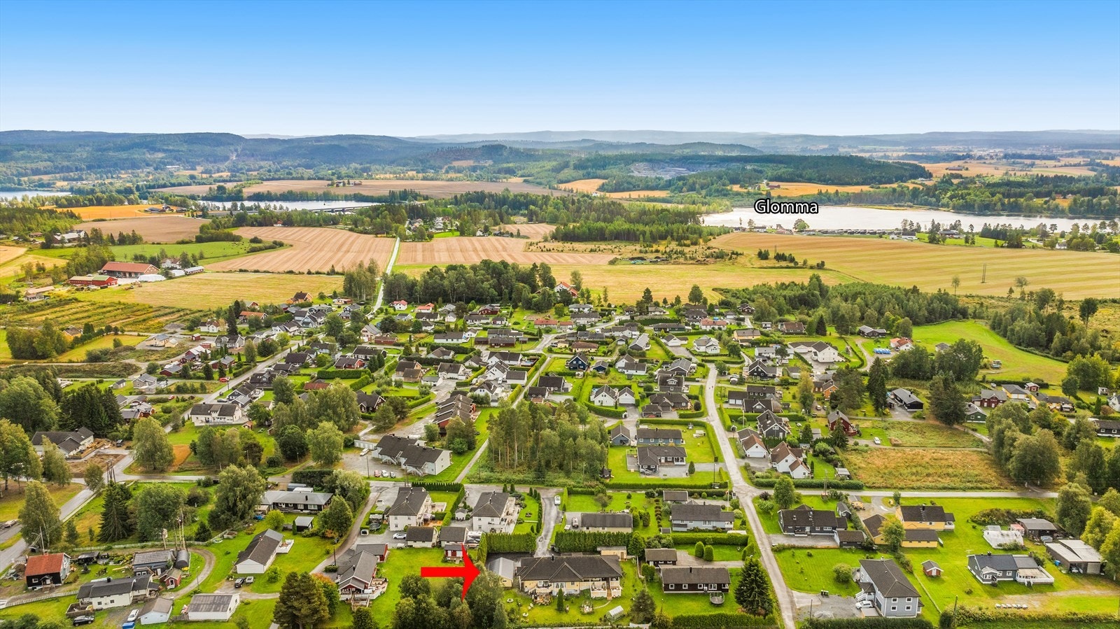 Landlig og idyllisk beliggenhet på Oppakermoen i Nes kommune. Galleribilde