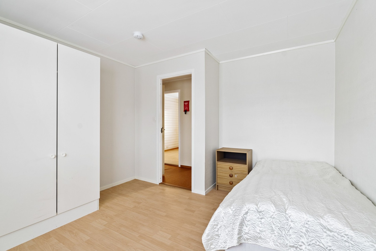 Soverom nr. 1 med garderobeskap Galleribilde