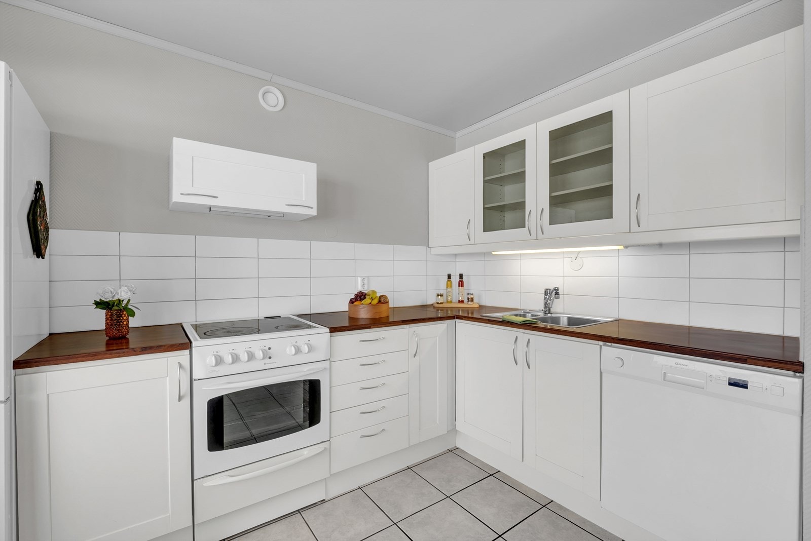 Kjøkkenet er praktisk utstyrt med opplegg for oppvaskmaskin. Galleribilde