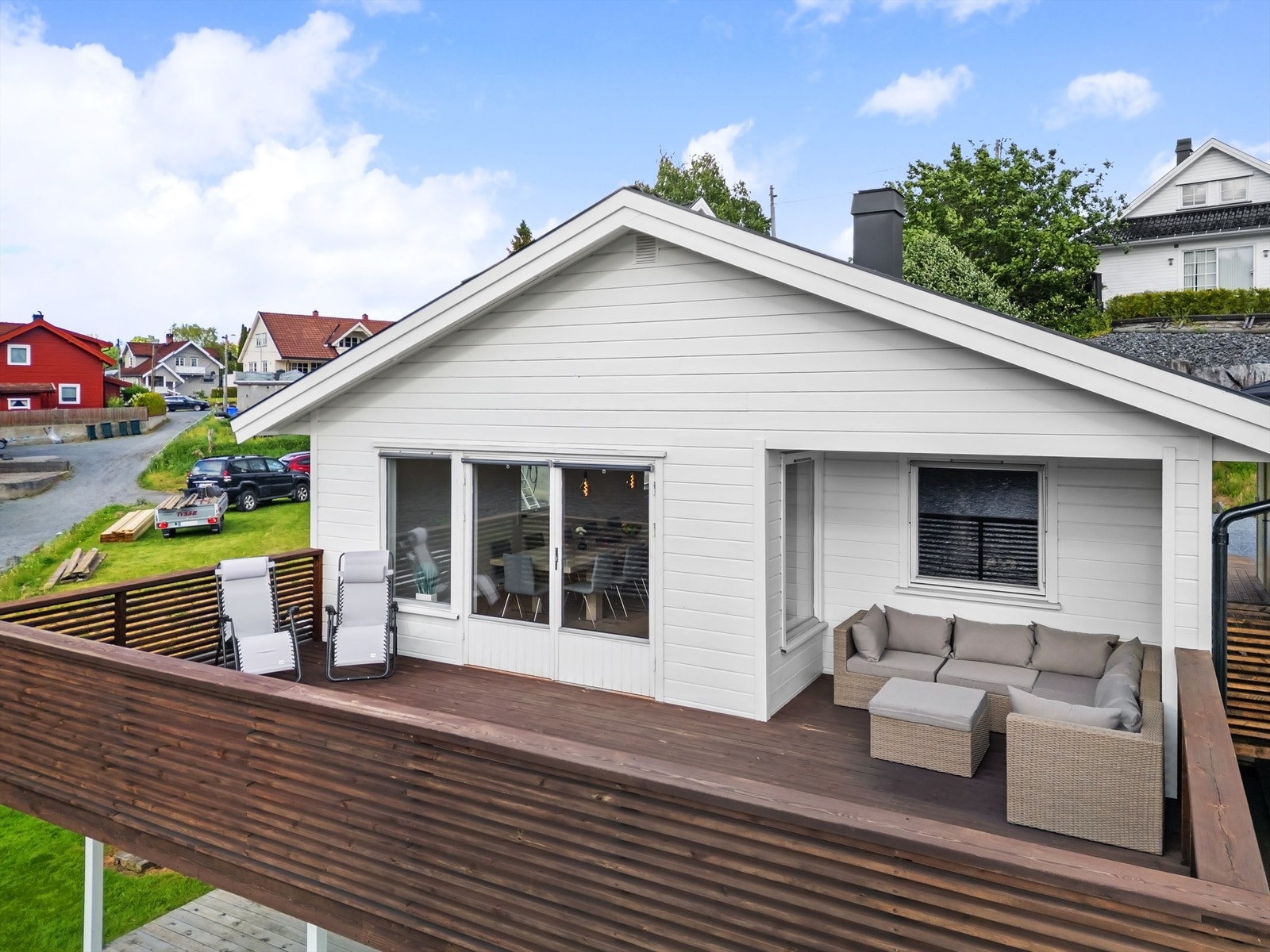 Meget fin uteplass på balkong på 26 kvm med god plass til utemøbler Galleribilde