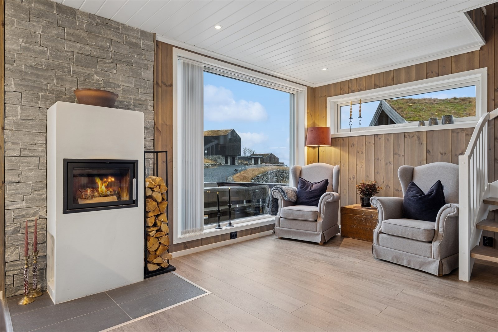 Vedovn for ekstra hygge - perfekt å fyre opp på kjølige dager og kvelder. Galleribilde