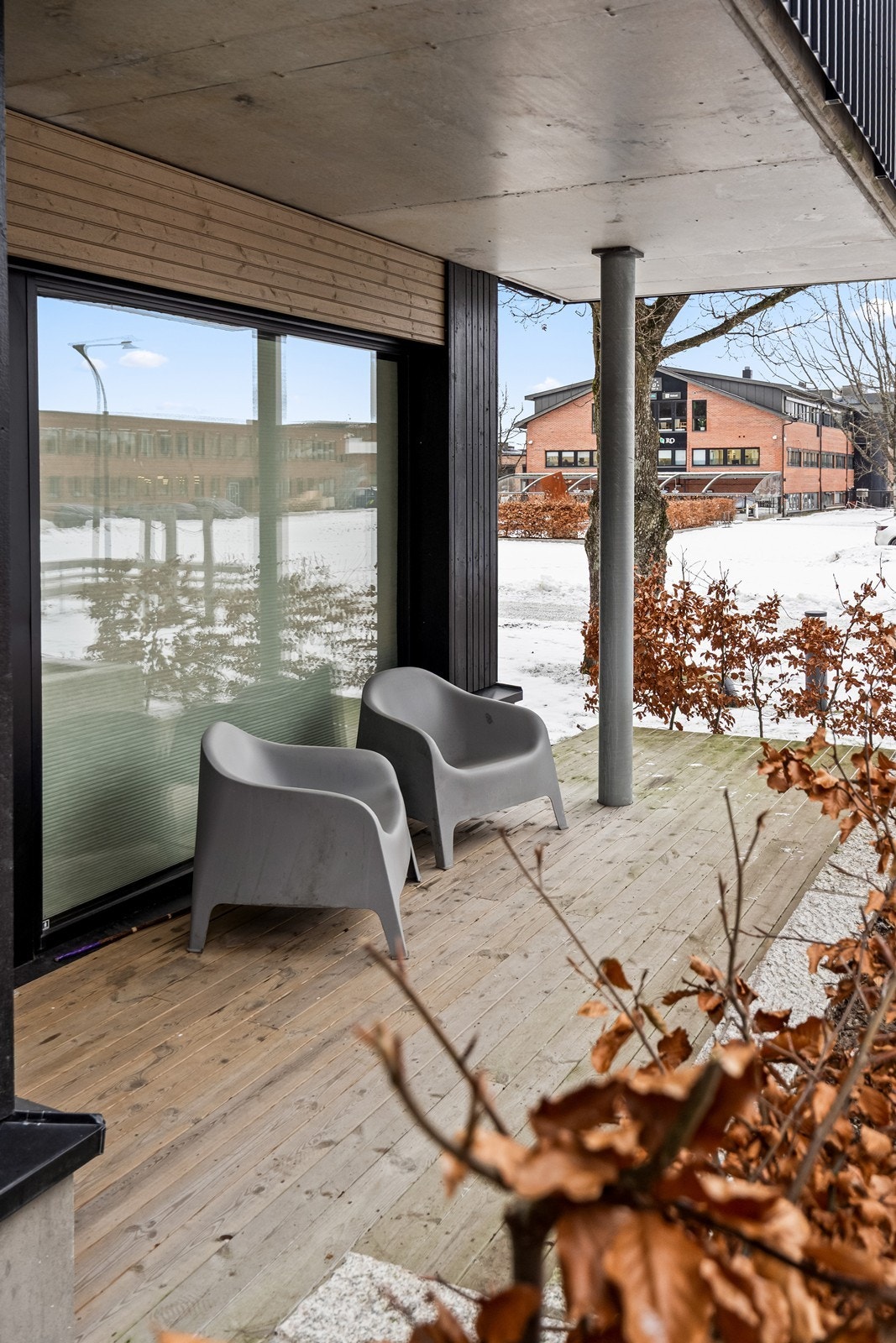 Den private markterrassen gir et skjermet og hyggelig uterom. Galleribilde