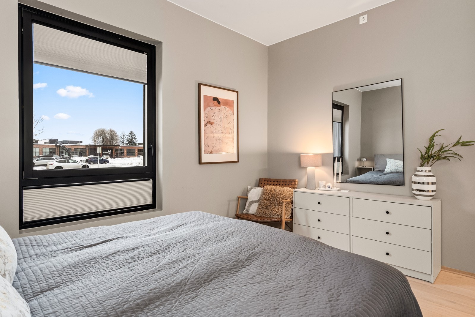 Rommet har en rolig og behagelig atmosfære. Galleribilde