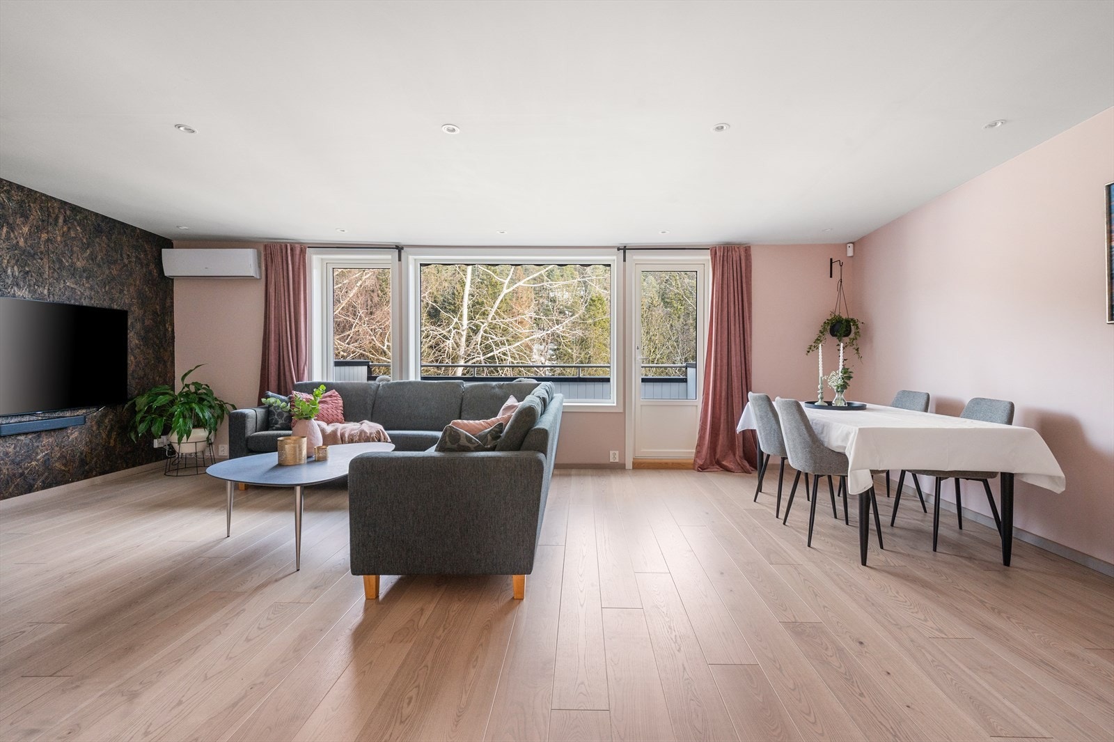 Herlig stueavdeling med god møbleringsfrihet. Galleribilde