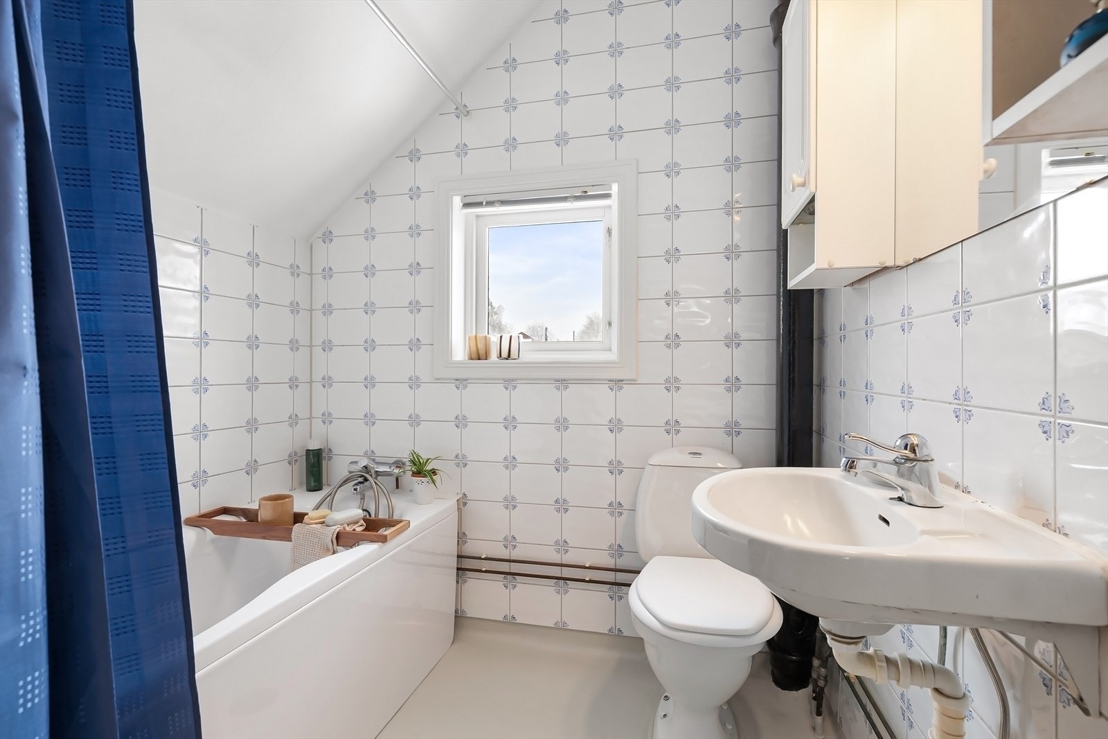 Baderom i øverste etasje Galleribilde