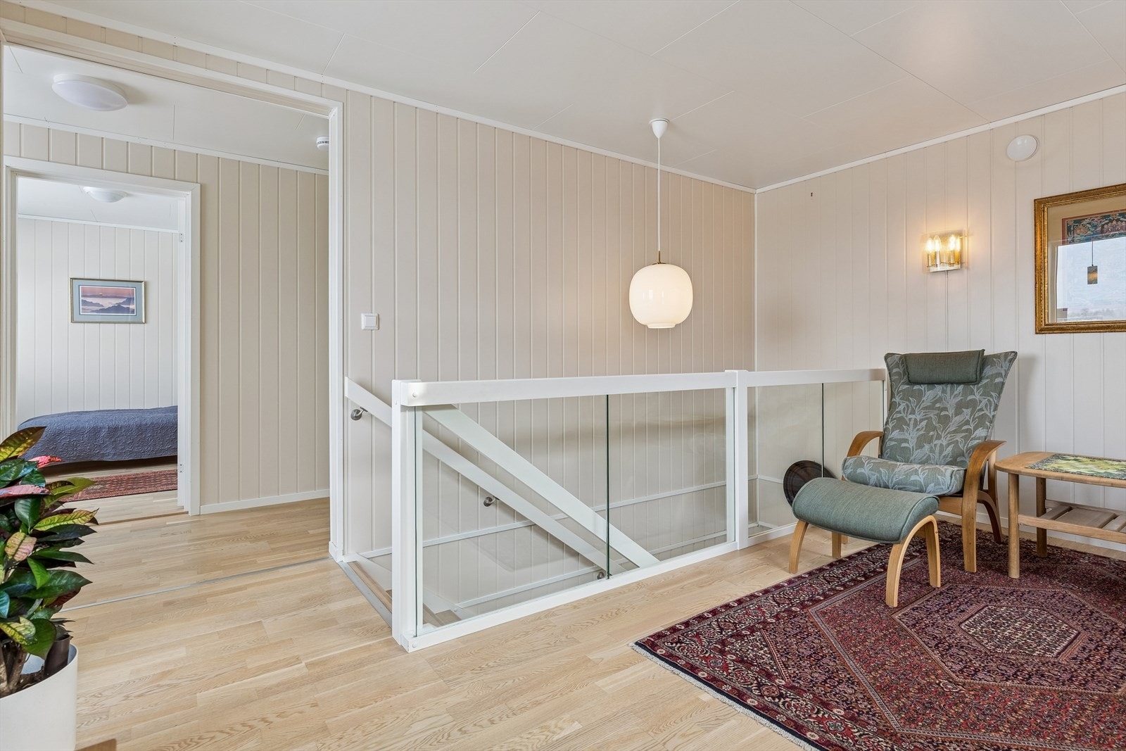 Velkommen opp i 2. etg. Her finner du 3 soverom, bad og en fin loftstue. Galleribilde