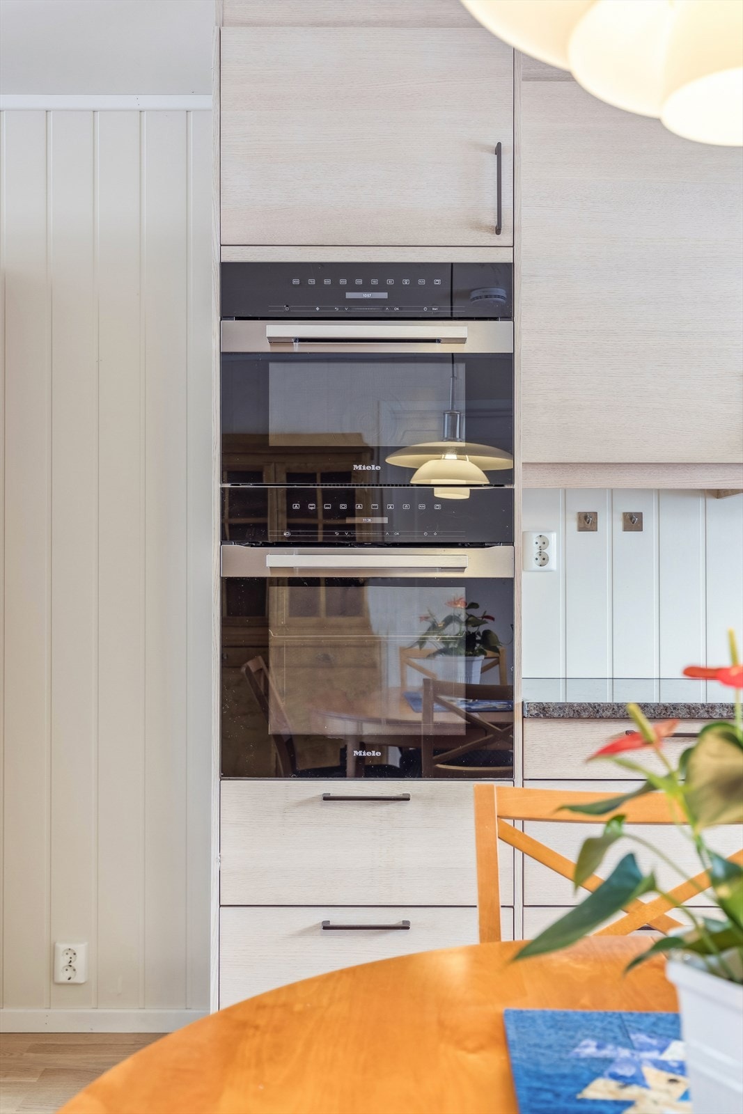 Miele H7260BPSS stekeovn og Miele M7240SS Micro. Galleribilde