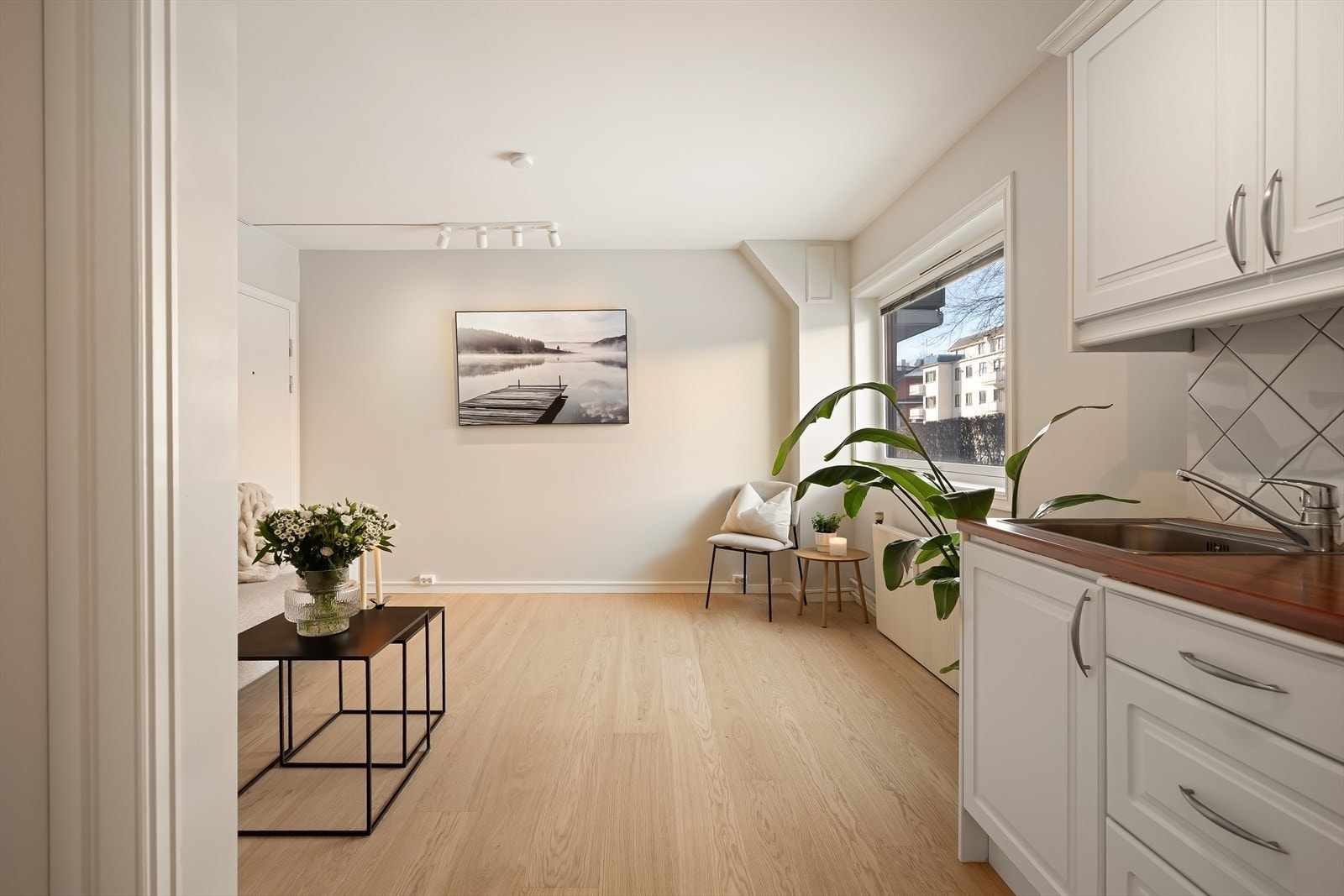 Fra soverom 2 med kjøkkendel Galleribilde