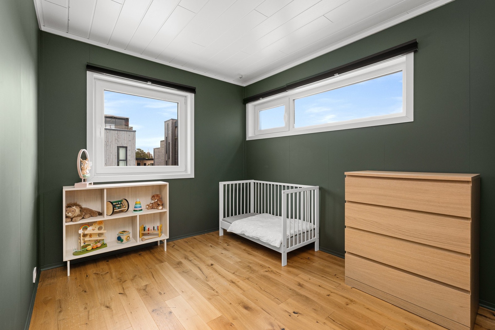 - Soverom 2 | I tilknytning til dette rommet er det laget et rom til walk-in - Galleribilde