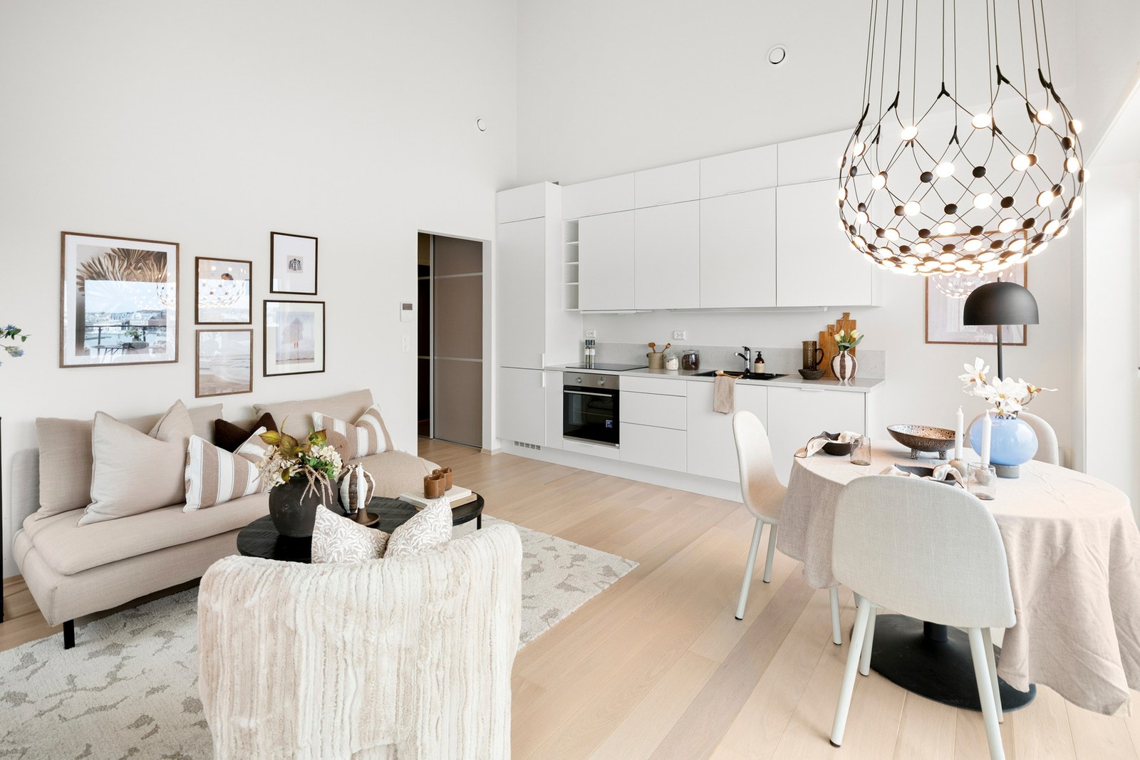 Åpen stue/kjøkken løsning Galleribilde