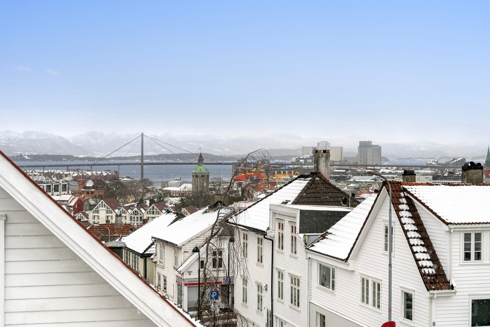 Herfra har man fin utsikt mot Ryfylke. Galleribilde