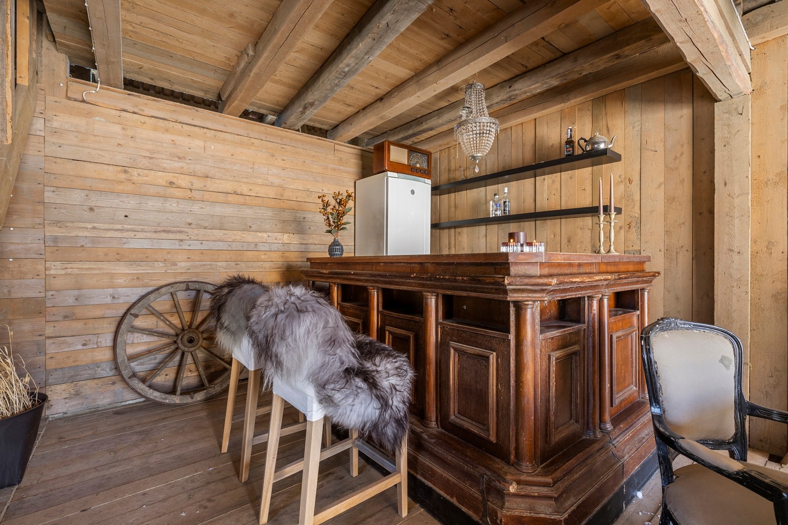 Koselig sommerpub. Galleribilde