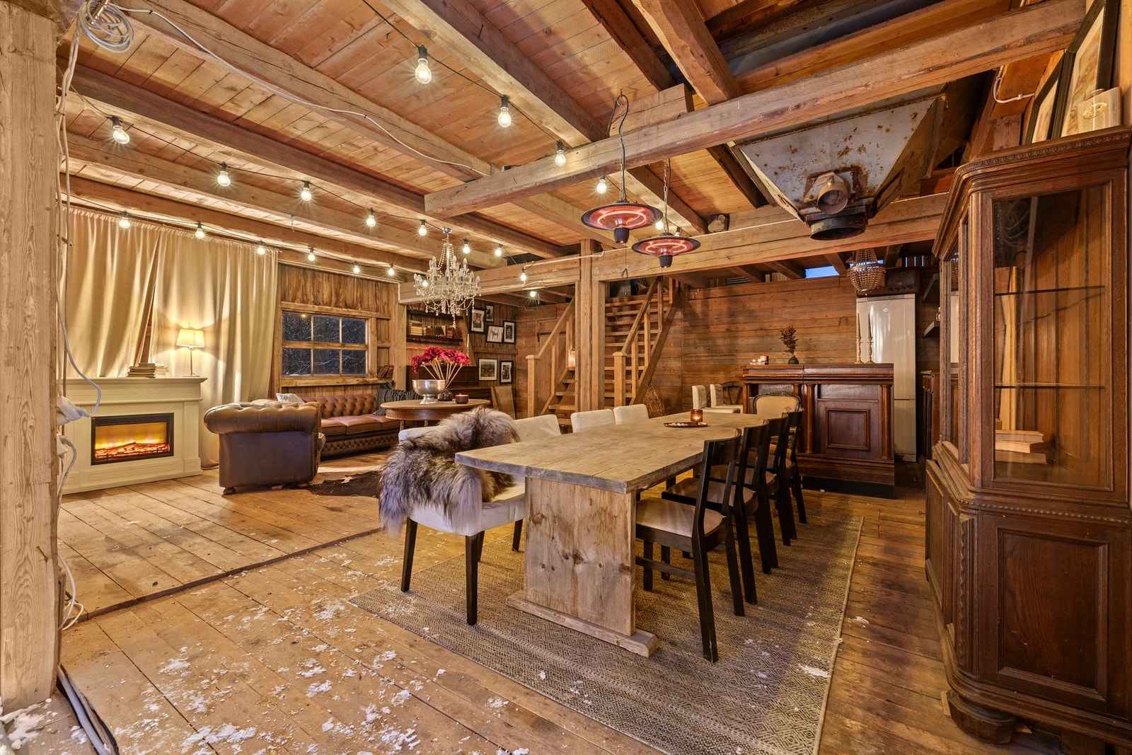 Her er det laget forsamlingslokale/sommerpub, perfekt for all slags selskaper, bursdager og andre sosiale sammenkomster. Galleribilde