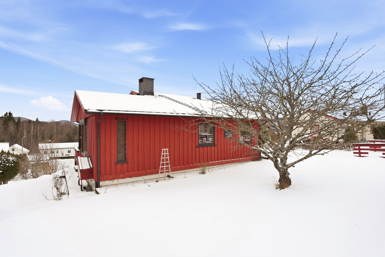 Stor tomt med gode sol- og utsiktsforhold Galleribilde