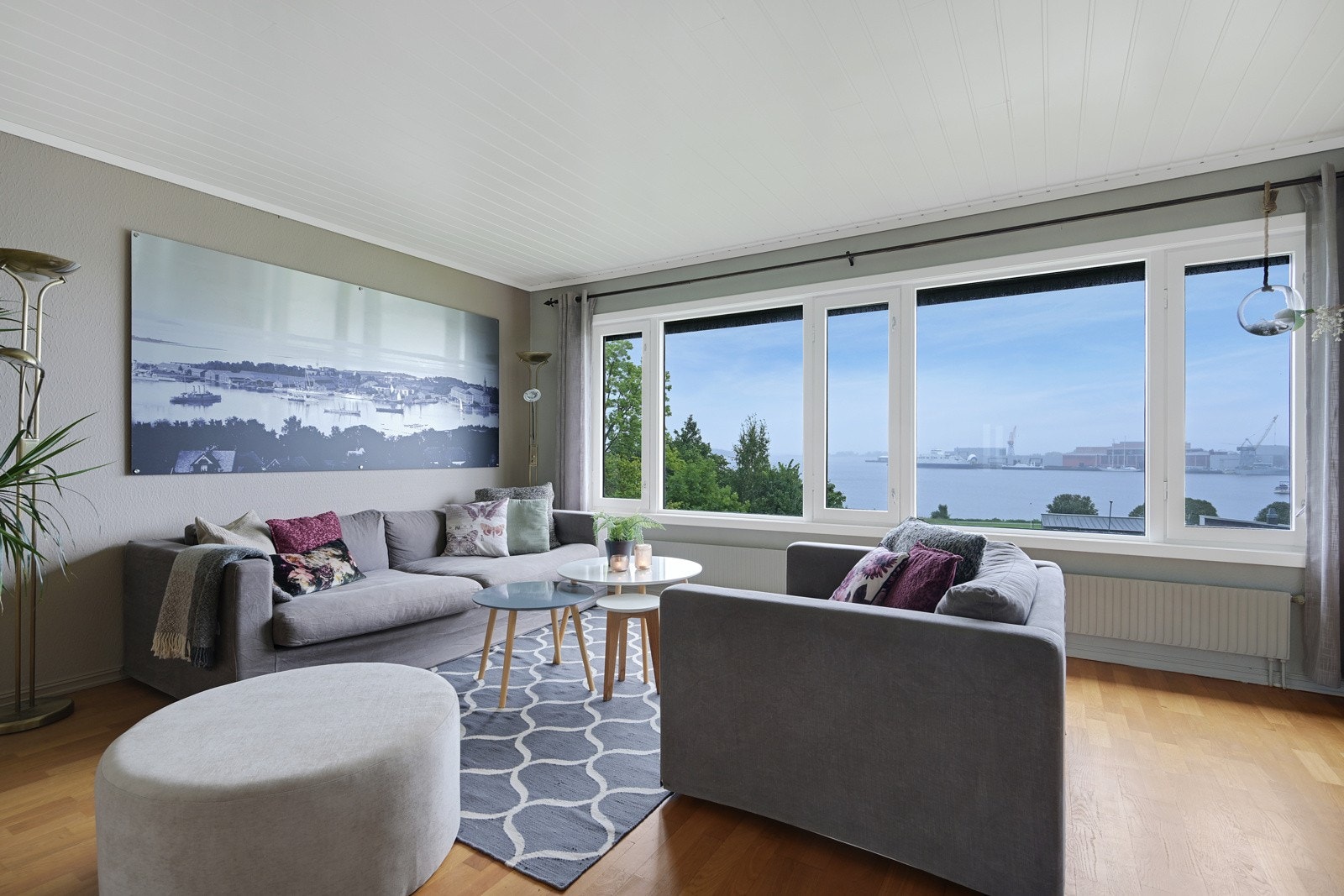 Flott utsikt mot Karljohansvern selv en gråværsdag Galleribilde