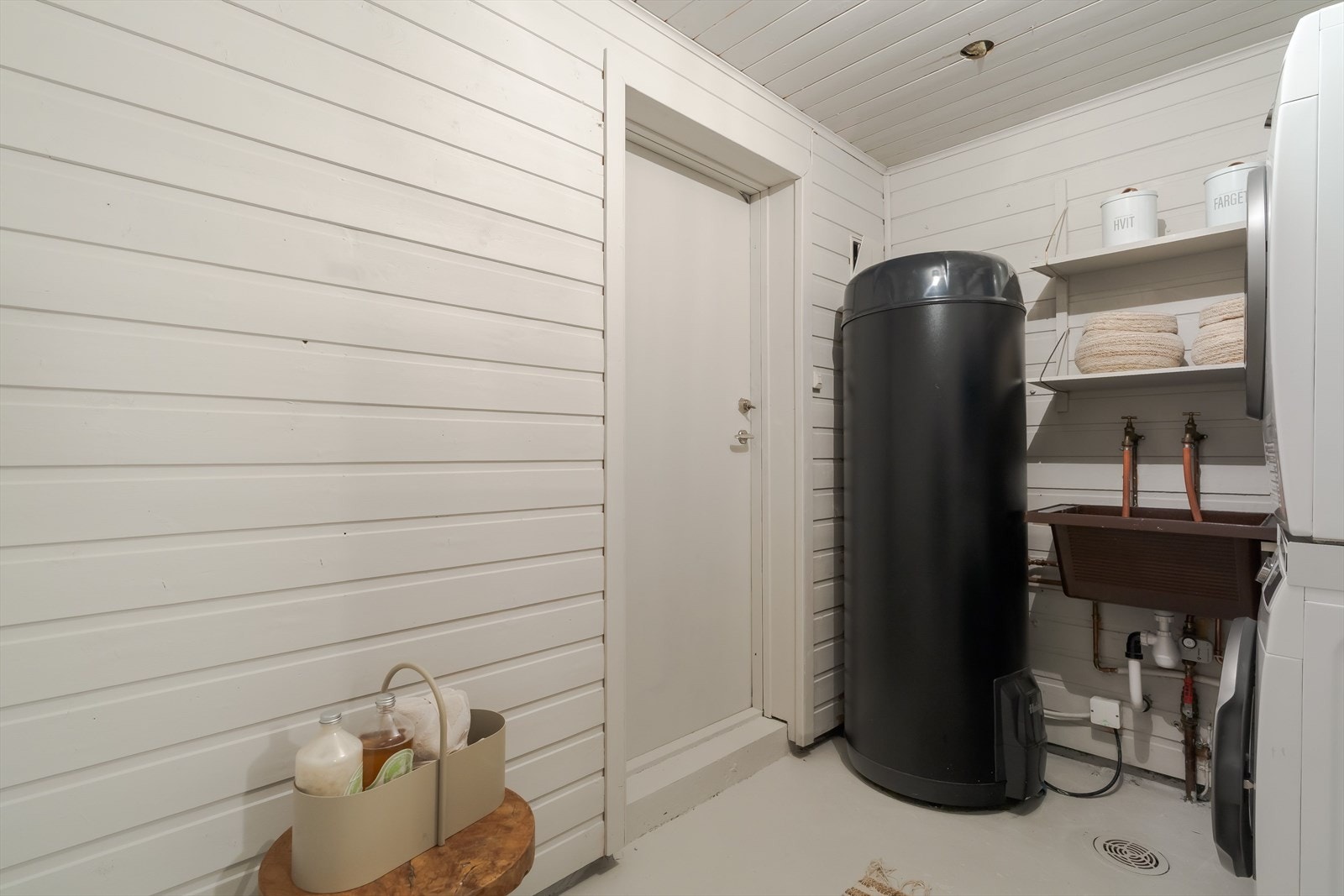 Det er også flere boder i boligen, perfekt for ekstra lagringsplass. Galleribilde