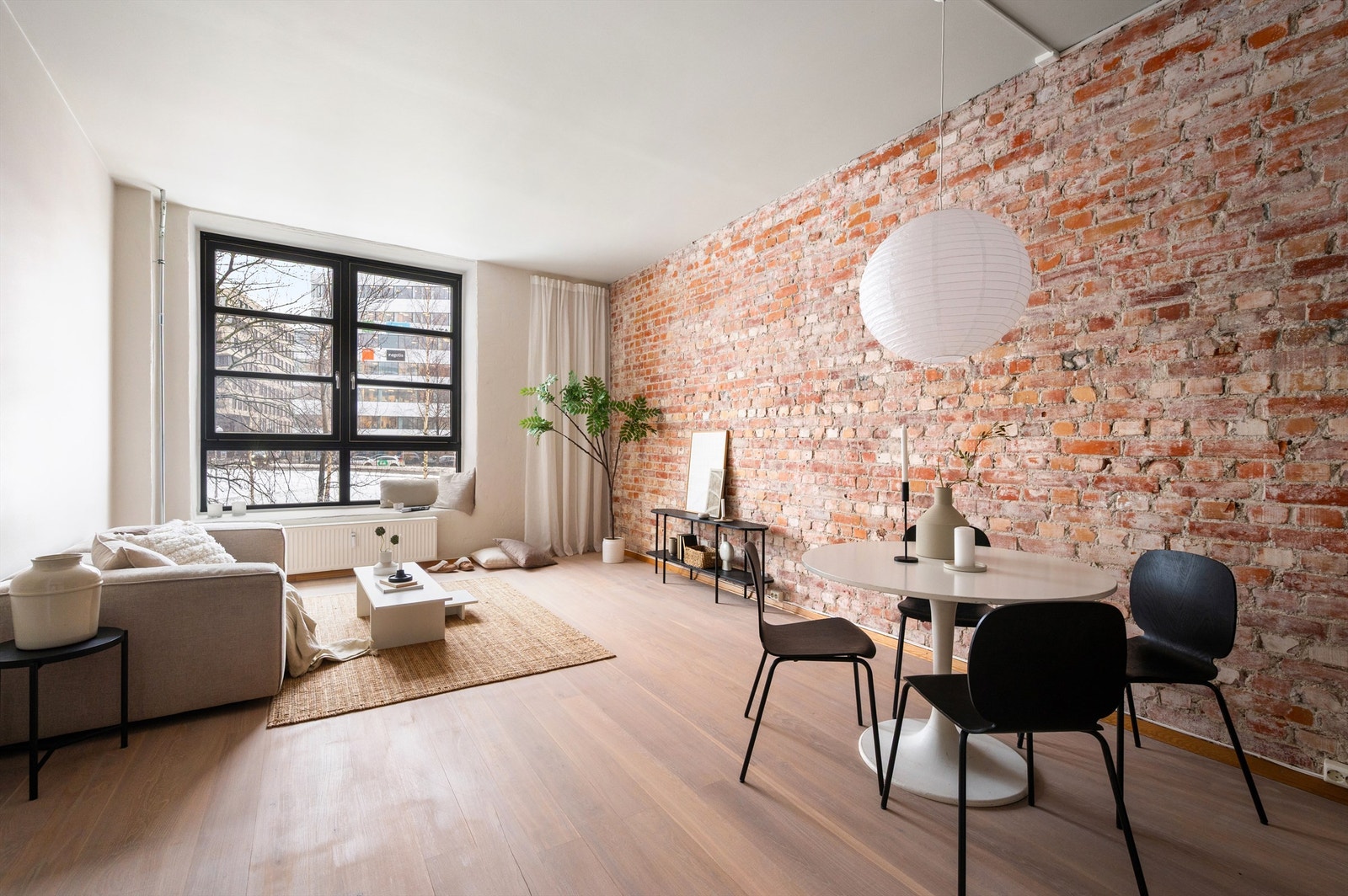 Leiligheten har en åpen, luftig og fleksibel studioplanløsning! Galleribilde