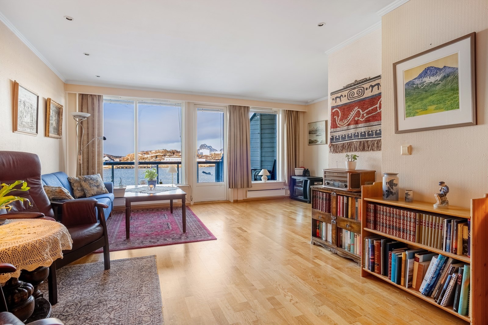 Stue med nydelig utsikt. Galleribilde