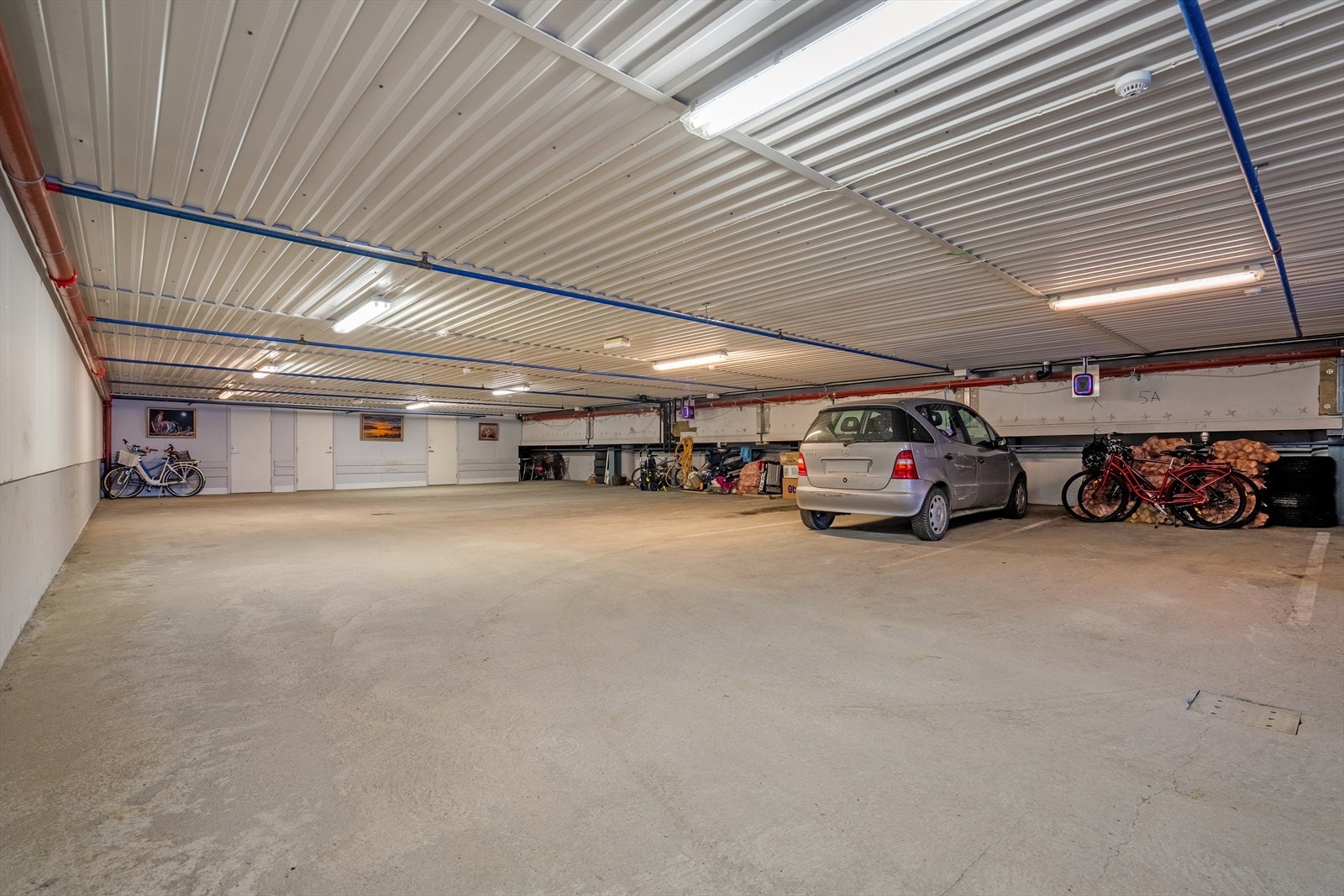 Garasje og bod. Galleribilde