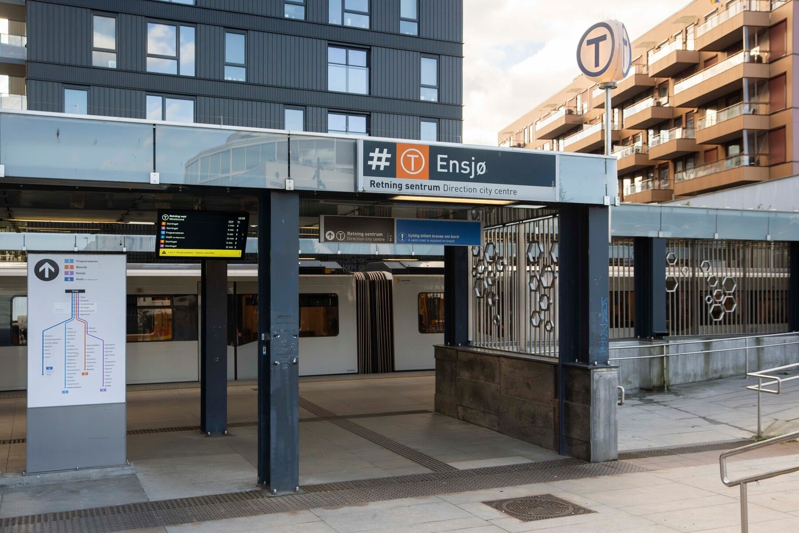 Det er kort vei til både t-bane og buss. Galleribilde