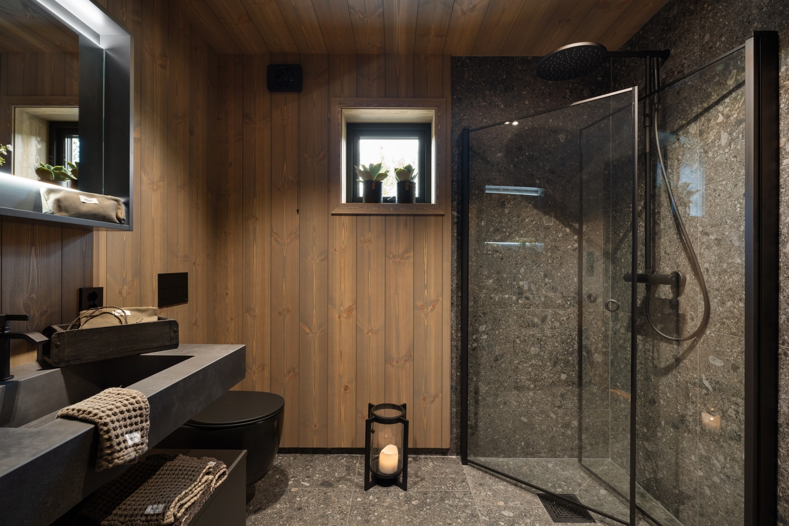 Illustrasjonsfoto fra ferdig oppført Sjemmedalhytte. Galleribilde