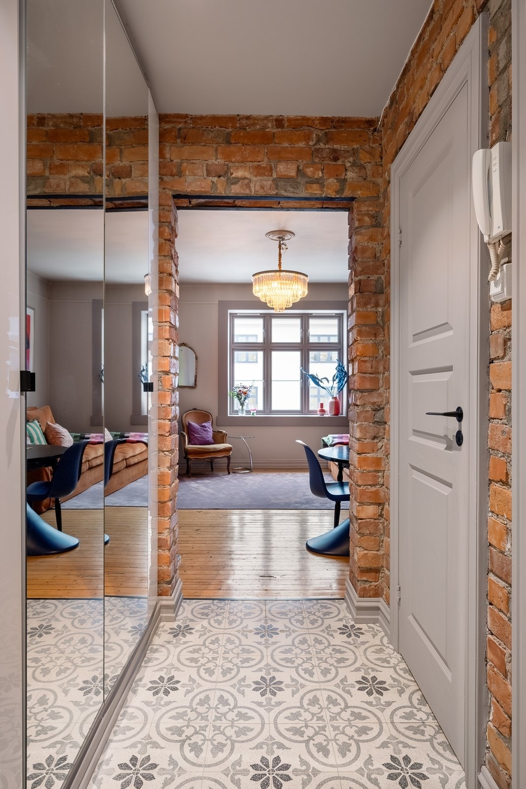 Man merker det hjemmekoselige atmosfæren fra første steg inn i boligen. Galleribilde