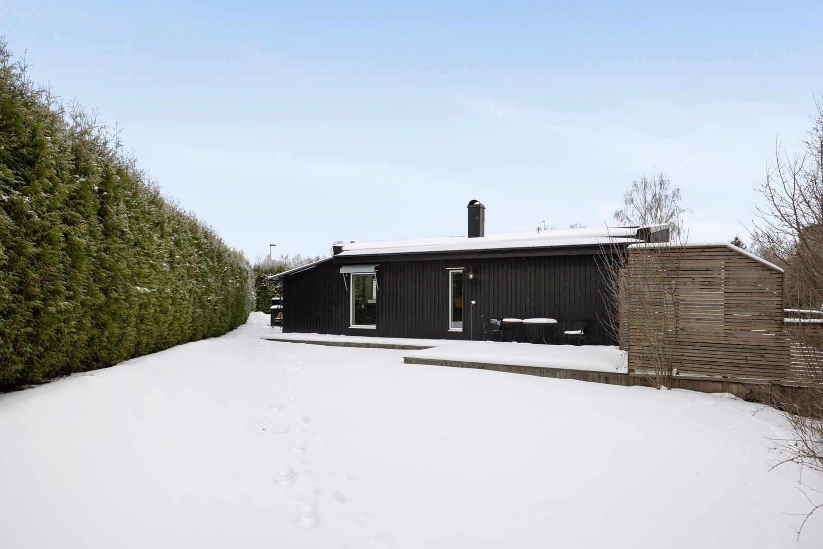 Romslig hage for lek & morro Galleribilde