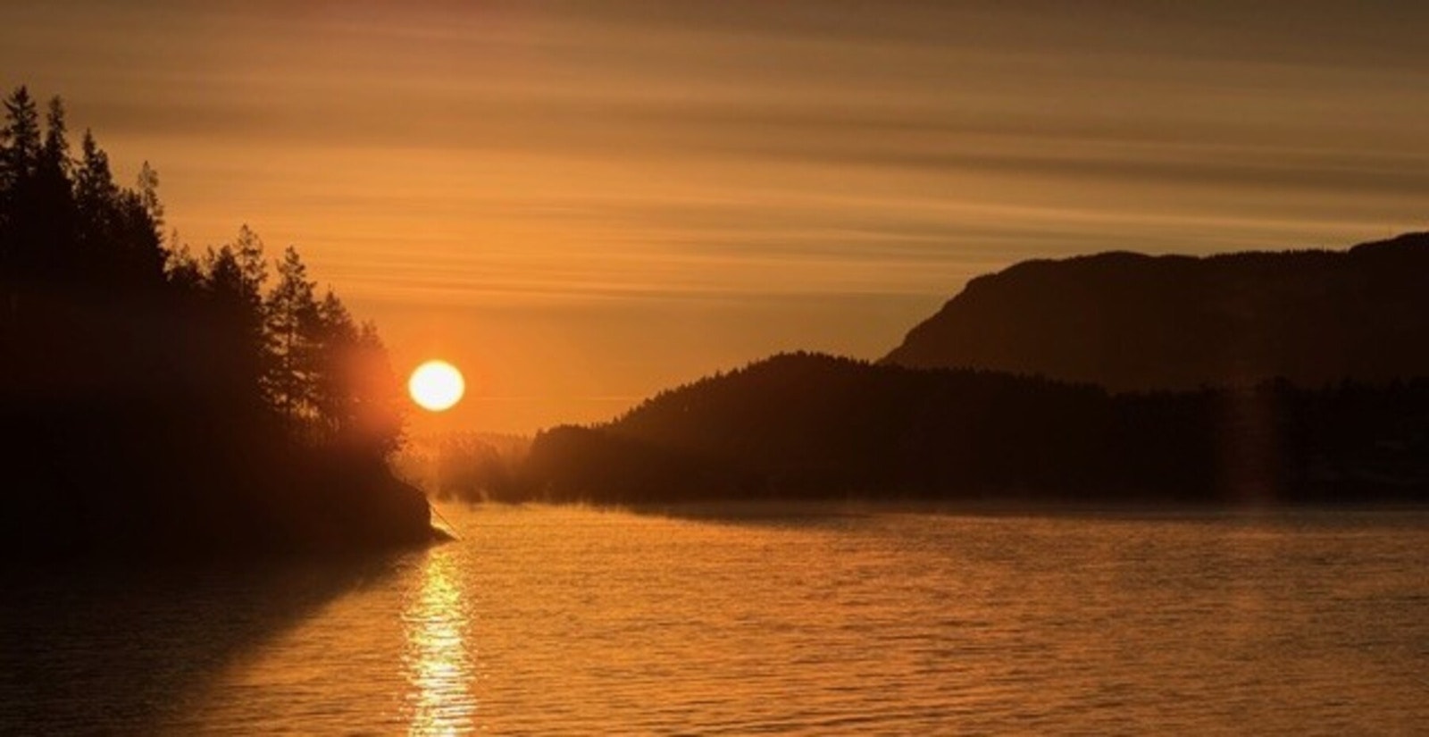 Med eiendommen følger også båtplass på nærliggende brygge, her ligger det til rette for å nyte Strandefjorden. Bilde fra selgers arkiv Galleribilde