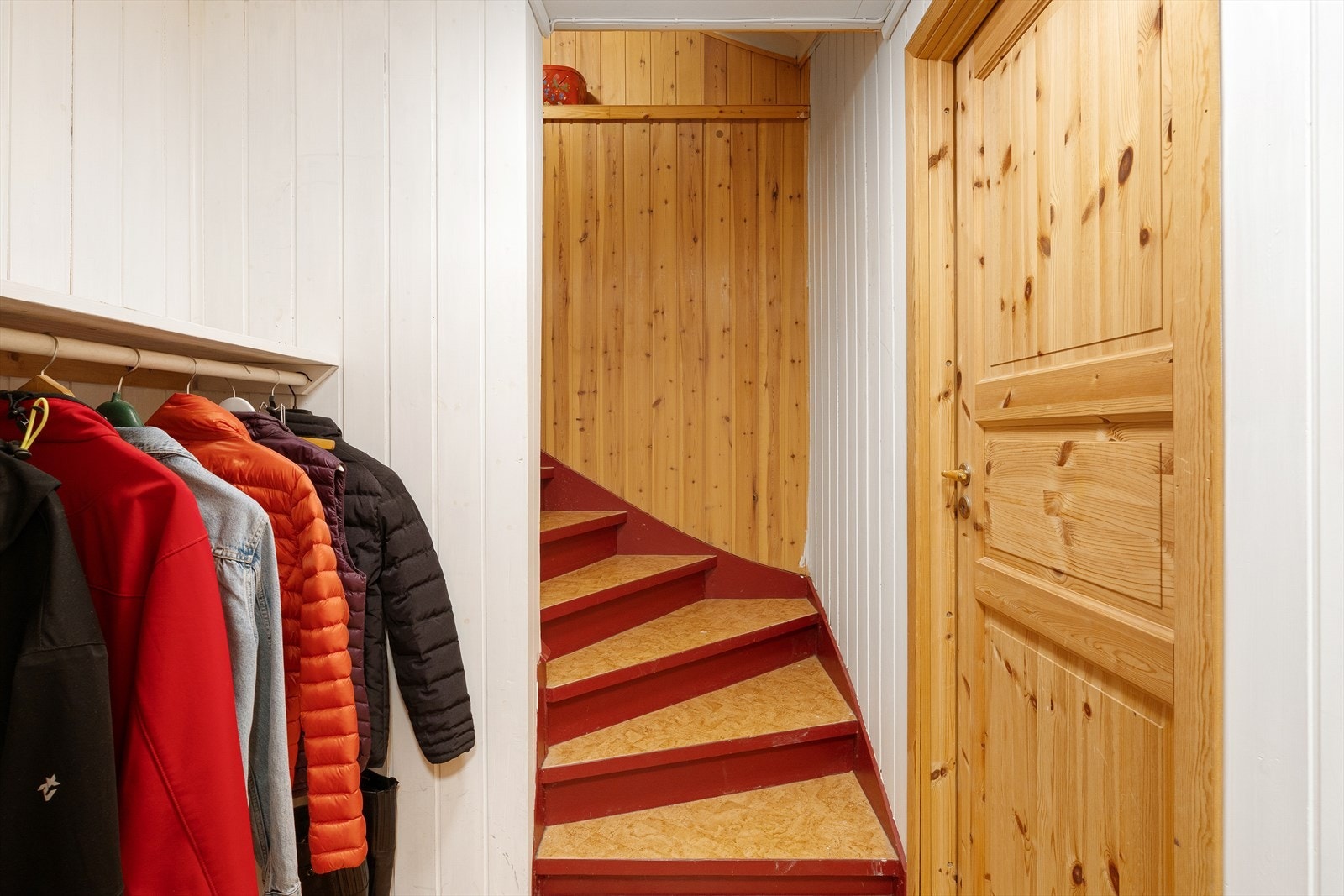 Trapp ned til underetasjen Galleribilde