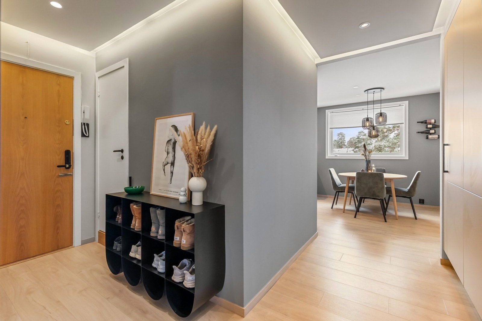 I entreen er det også stilfull belysning Galleribilde