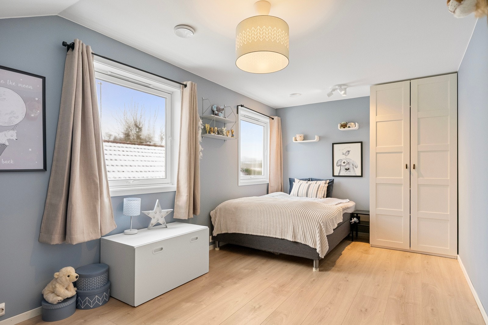 Romslig soverom med godt lysinnslipp. ikke omsøkt Galleribilde