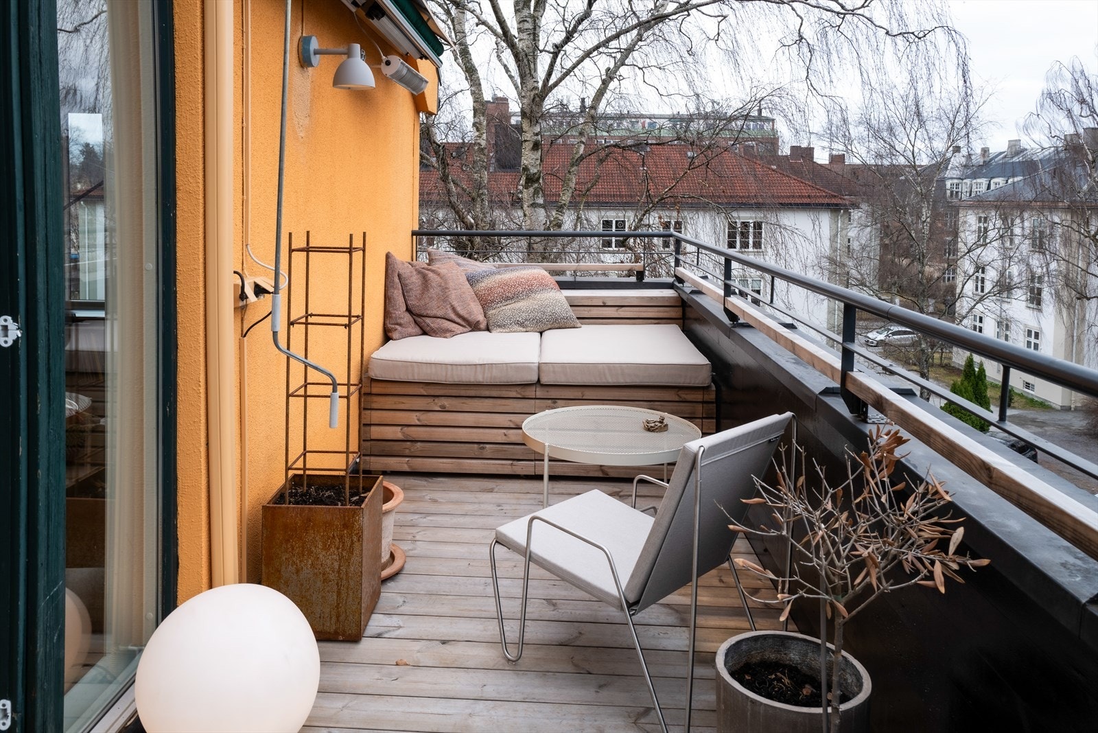 Selgers bilde fra april - Her kan du nyte solen frem til ca. klokken 19 på sommerstid. Galleribilde