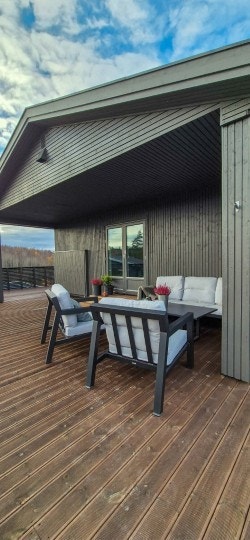 Selgers egne bilder av terrassen. Galleribilde