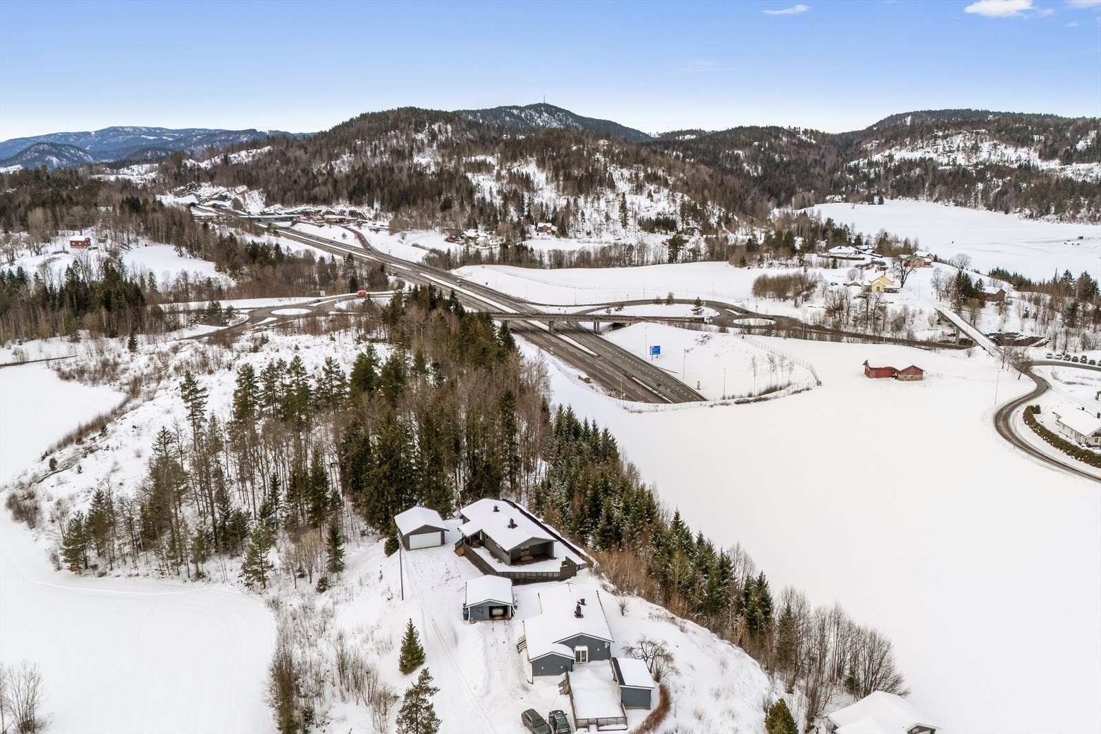 Enkel adkomst inn på hovedveien. Galleribilde