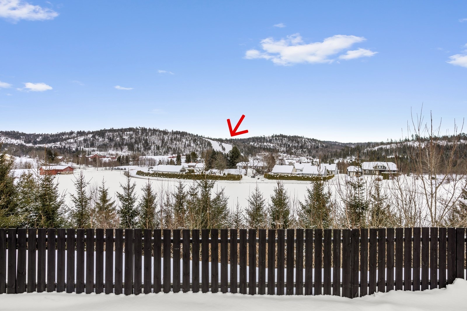 Kort vei til Høgås Alpinsenter med to slalåmløyper og kafé. Galleribilde