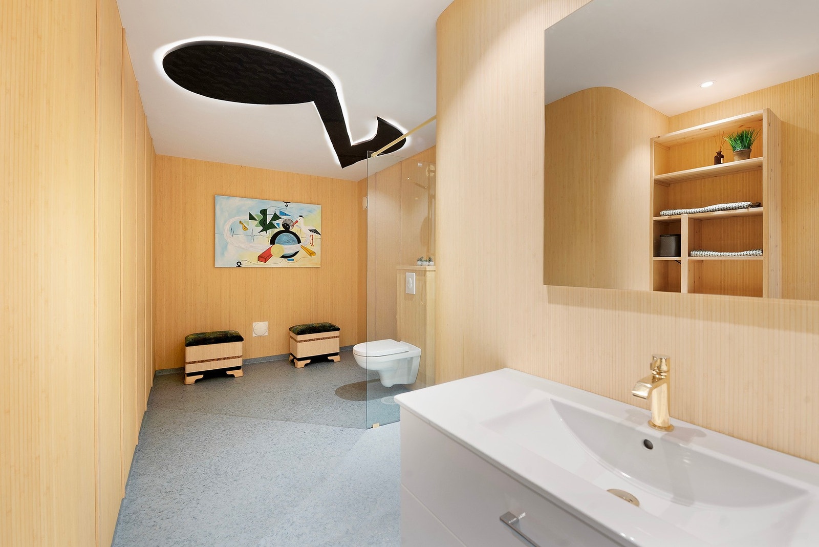 Et særegent bad med god størrelse, som gir både komfort og romfølelse Galleribilde