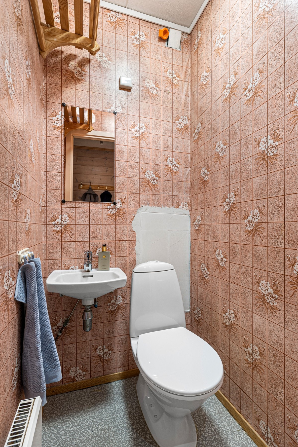 Toalett ved entré. Galleribilde