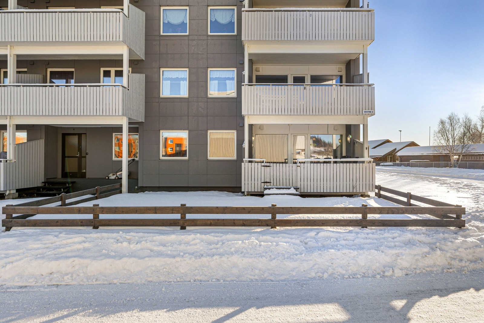 En stor 4-roms leilighet med ypperlig beliggenhet i 1. etasje. Galleribilde