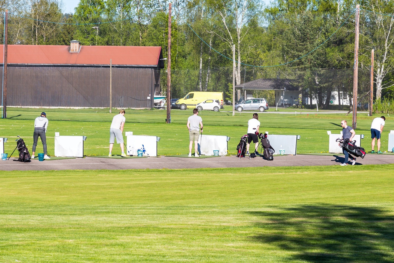 For den golfinteresserte finnes Lillestrøm golfklubb i nærområdet med 9-hullsbane som er godkjent av Norges Golfforbund Galleribilde