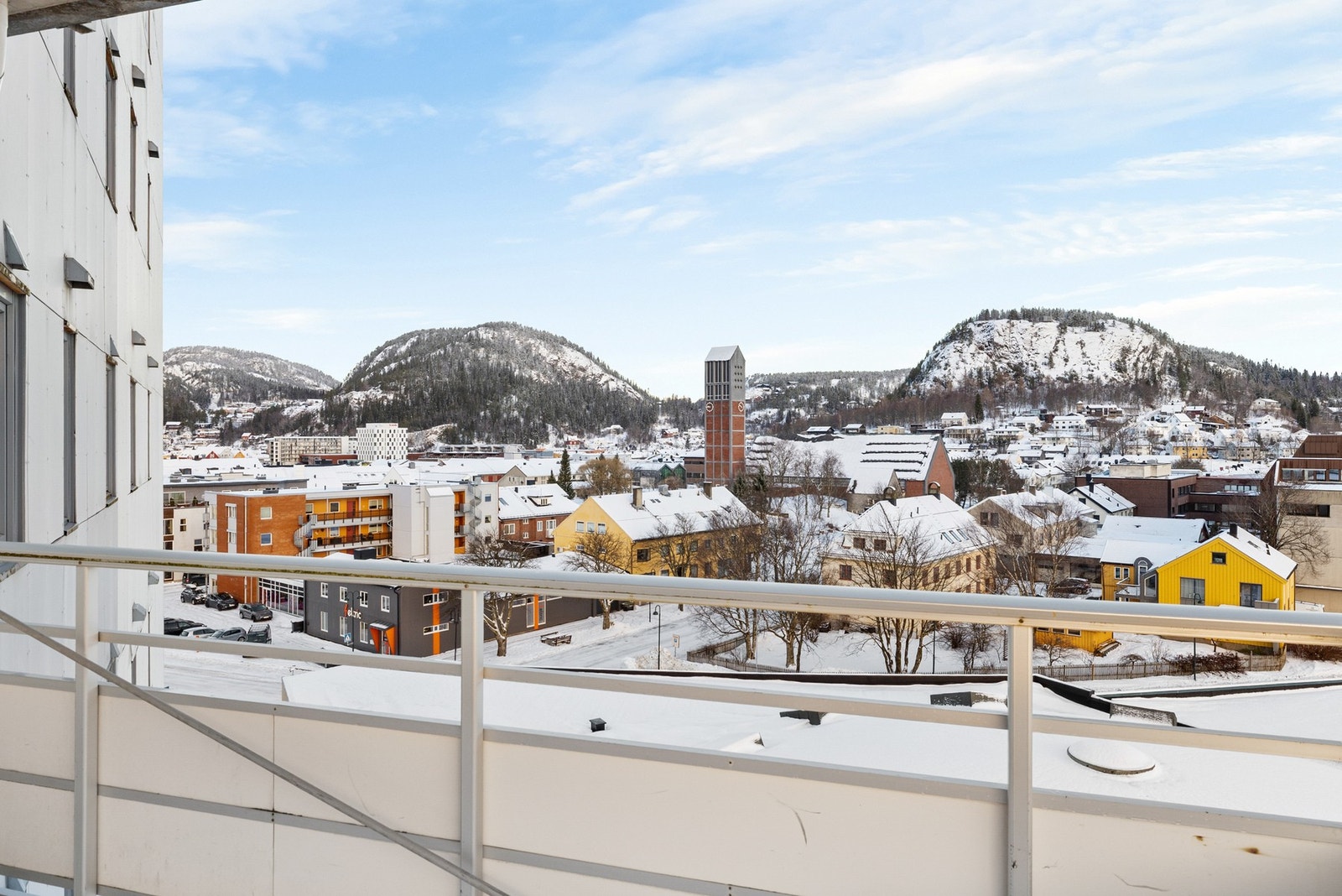 Byen i vinterdrakt Galleribilde